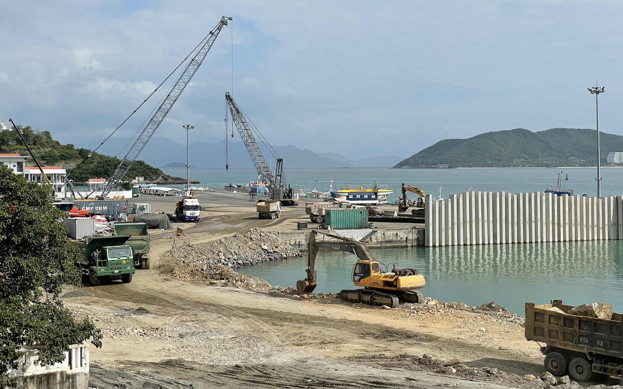 Du lịch tàu biển Nha Trang gặp khó