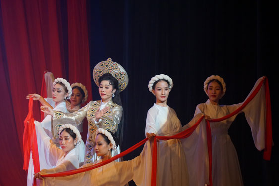 Vở “Cô đào hát” của Sân khấu Cải lương mới Đại Việt