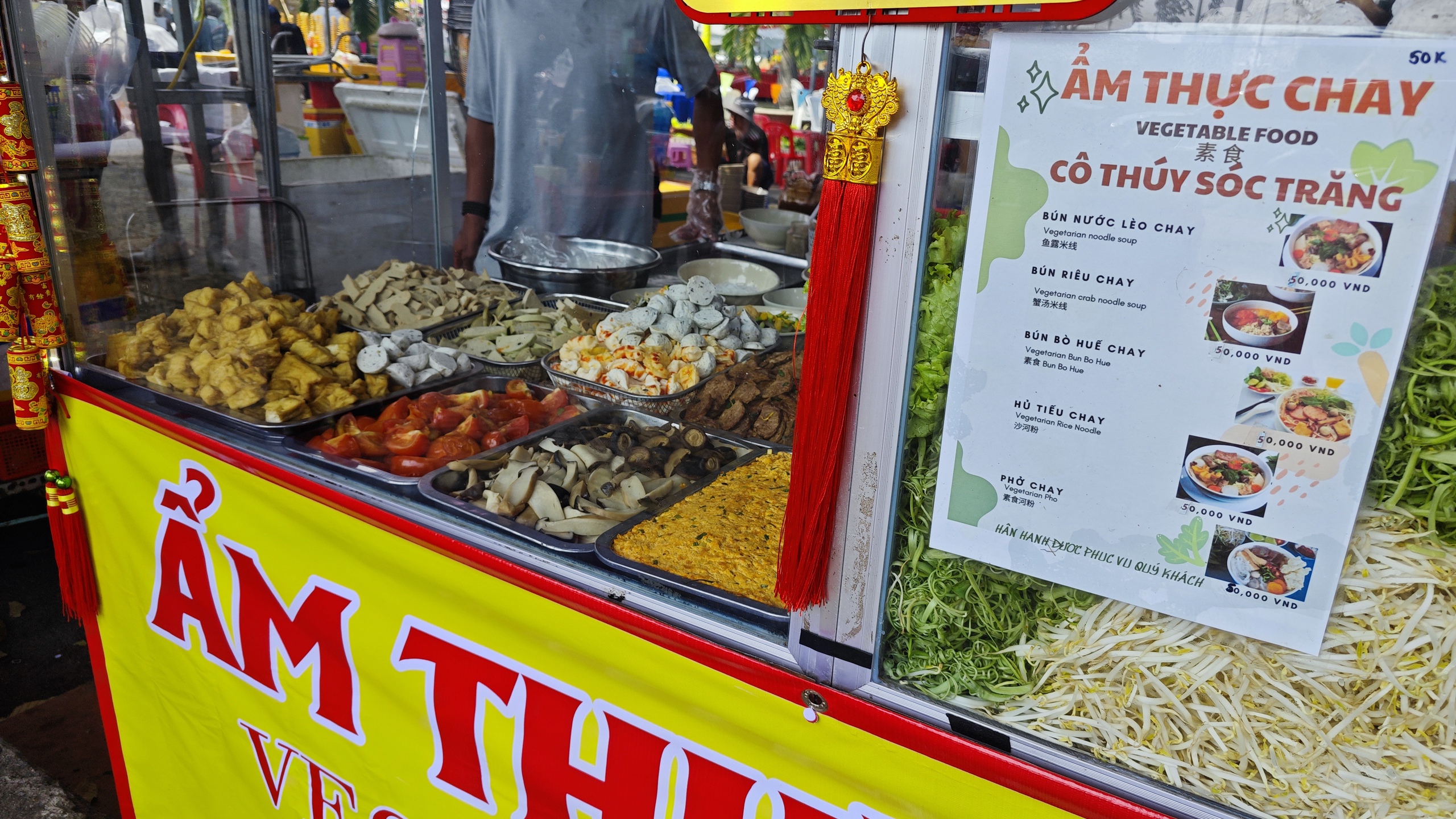 Cidade de Ho Chi Minh: Aproveite muitos pratos vegetarianos com preços a partir de 5.000 VND no Festival de Comida Vegetariana - Foto 7. TP HCM: Thưởng thức nhiều món chay giá từ 5.000 đồng tại Lễ hội Ẩm thực chay- Ảnh 7.