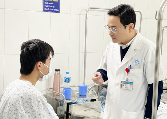 Lý do nam sinh lớp 12 nhét đoạn dây điện 26 cm vào "cậu nhỏ"- Ảnh 2.