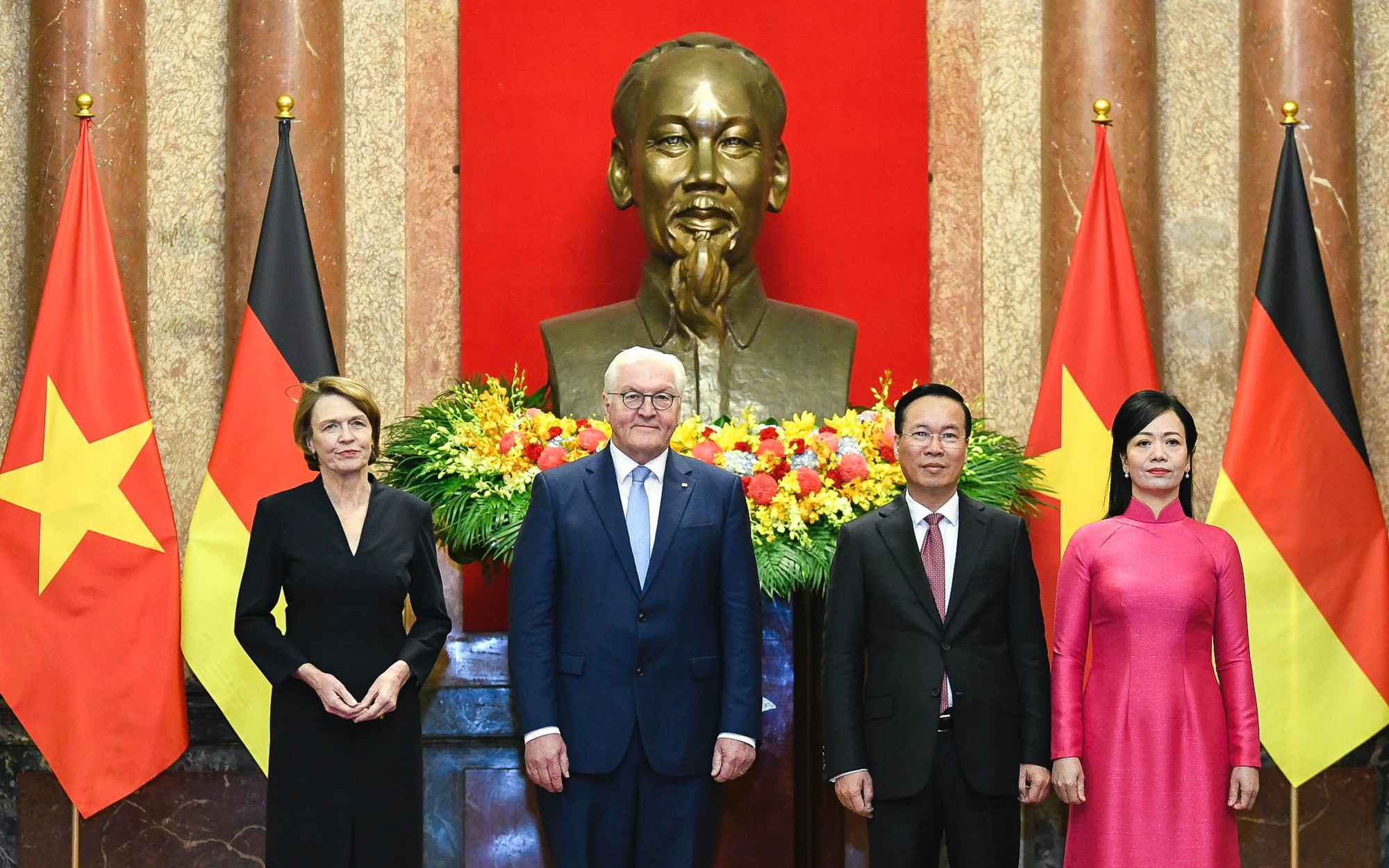 Chủ tịch nước Võ Văn Thưởng và Phu nhân đón Tổng thống Đức và Phu nhân