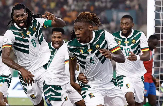 Cựu vô địch Algeria bị loại sốc, Cameroon lách qua vòng bảng AFCON- Ảnh 5.