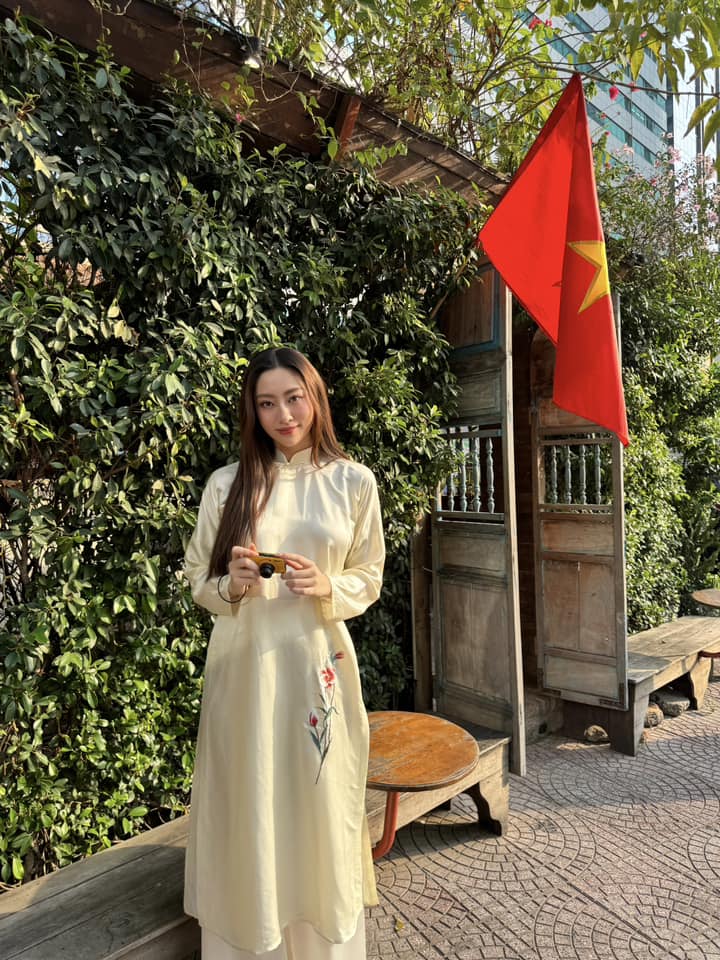 NSND Trịnh Kim Chi, Tăng Thanh Hà, Jennifer Phạm… tung tăng áo dài!- Ảnh 18.