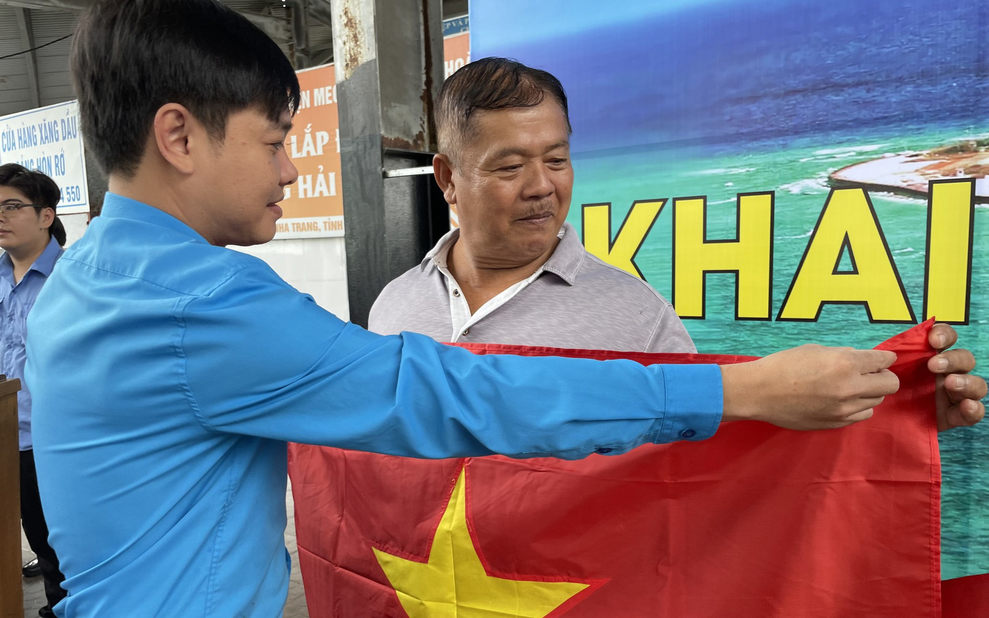 Báo Người Lao Động hỗ trợ ngư dân Khánh Hòa mở biển đầu năm 2024