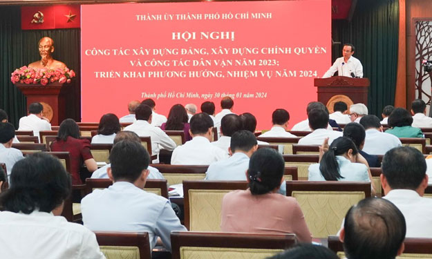 Hội nghị tổng kết công tác xây dựng Đảng, xây dựng chính quyền, công tác dân vận năm 2023; triển khai phương hướng, nhiệm vụ năm 2024 do Thành ủy TP HCM tổ chức sáng 30-1 Ảnh: TRƯỜNG HOÀNG