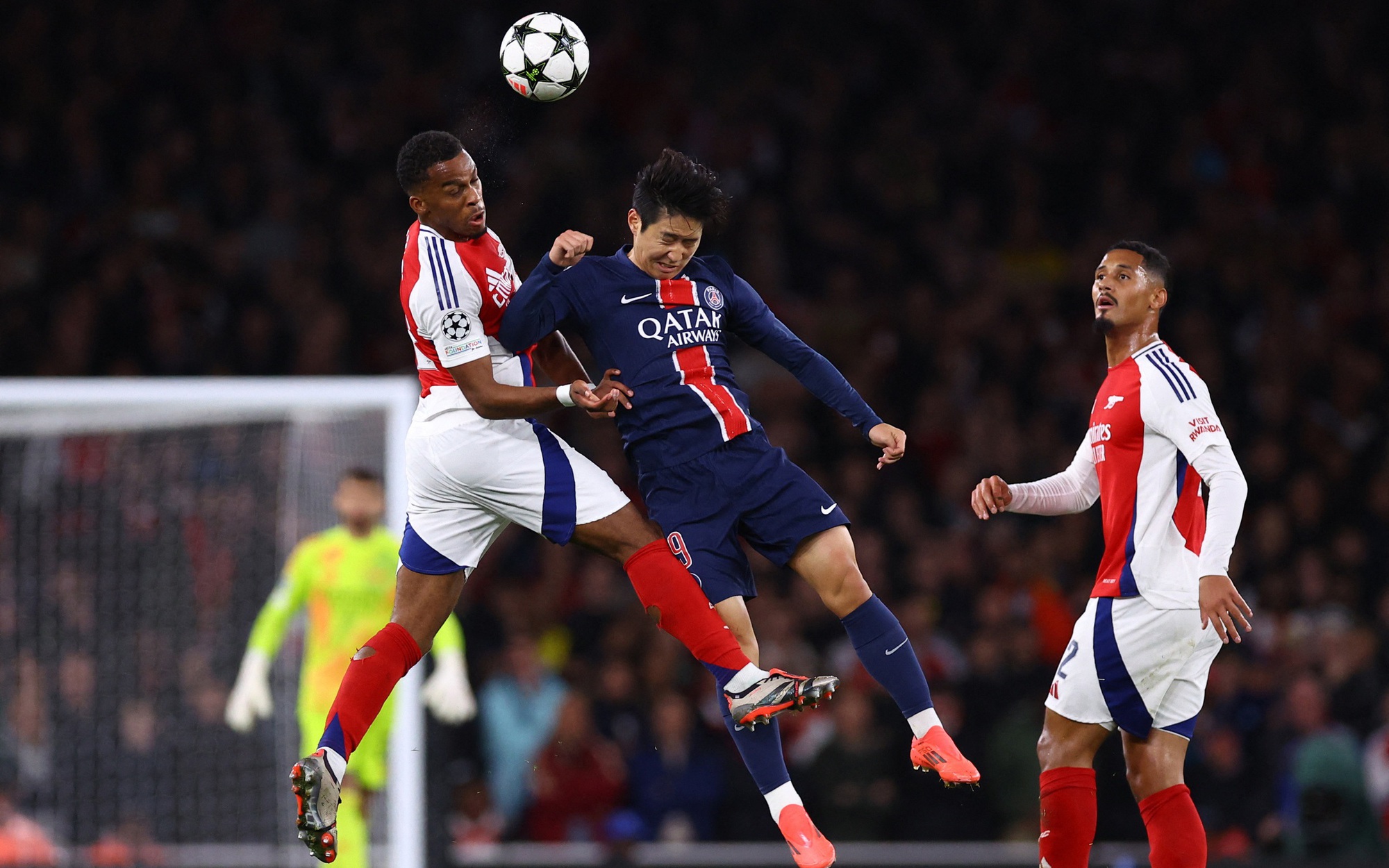 Thủ quân Saka lập công, Arsenal hạ gục PSG ở Champions League