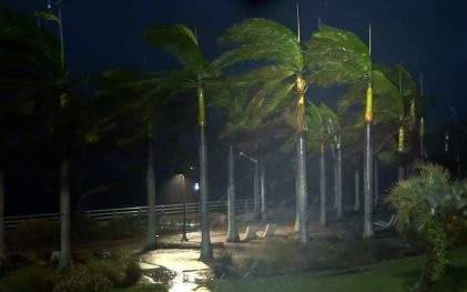 Nóng: Bão Milton đổ bộ Florida - Mỹ, gây ra hàng loạt "quái vật bầu trời"