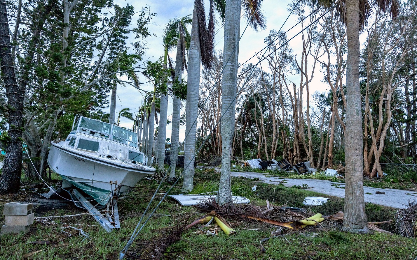 Mỹ: Tránh được "kịch bản tồi tệ nhất", Florida vẫn hoang tàn sau bão Milton