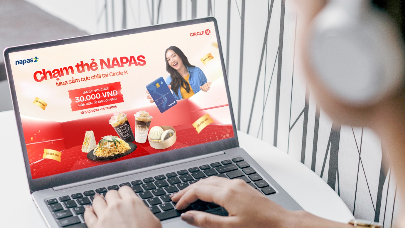 Dạo CIRCLE K, chạm thẻ NAPAS - mua hàng cực chill với e-voucher hấp dẫn- Ảnh 1.