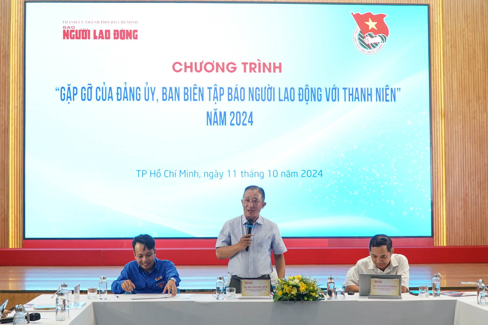 Đảng uỷ, Ban Biên tập Báo Người Lao Động lắng nghe, chia sẻ với thanh niên- Ảnh 1.