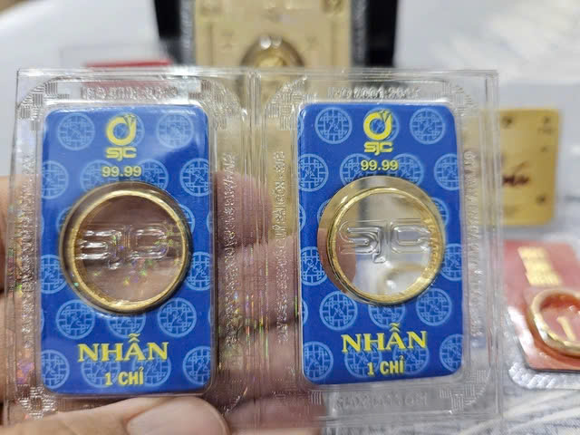 Giá vàng nhẫn 99,99 trở lại 