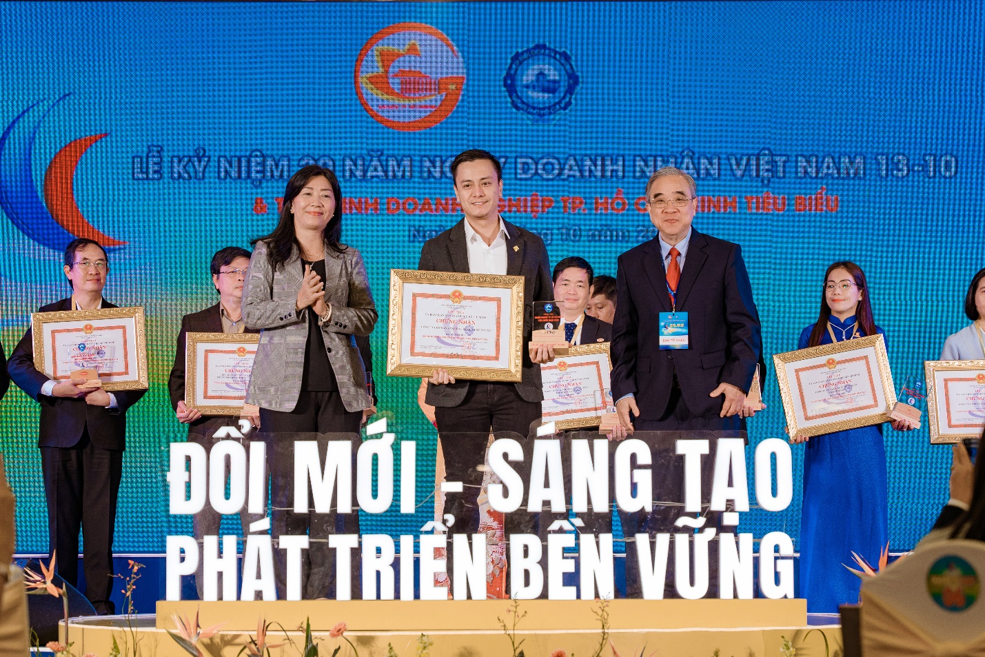 PNJ được vinh danh Doanh nghiệp TP HCM tiêu biểu năm 2024- Ảnh 1.