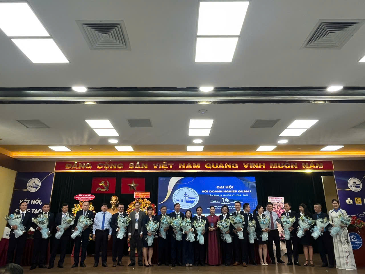 Giám đốc chợ đầu mối Bình Điền được bầu làm Chủ tịch Hội Doanh nghiệp quận 1- Ảnh 1. Giám đốc chợ đầu mối Bình Điền được bầu làm Chủ tịch Hội Doanh nghiệp quận 1- Ảnh 1.