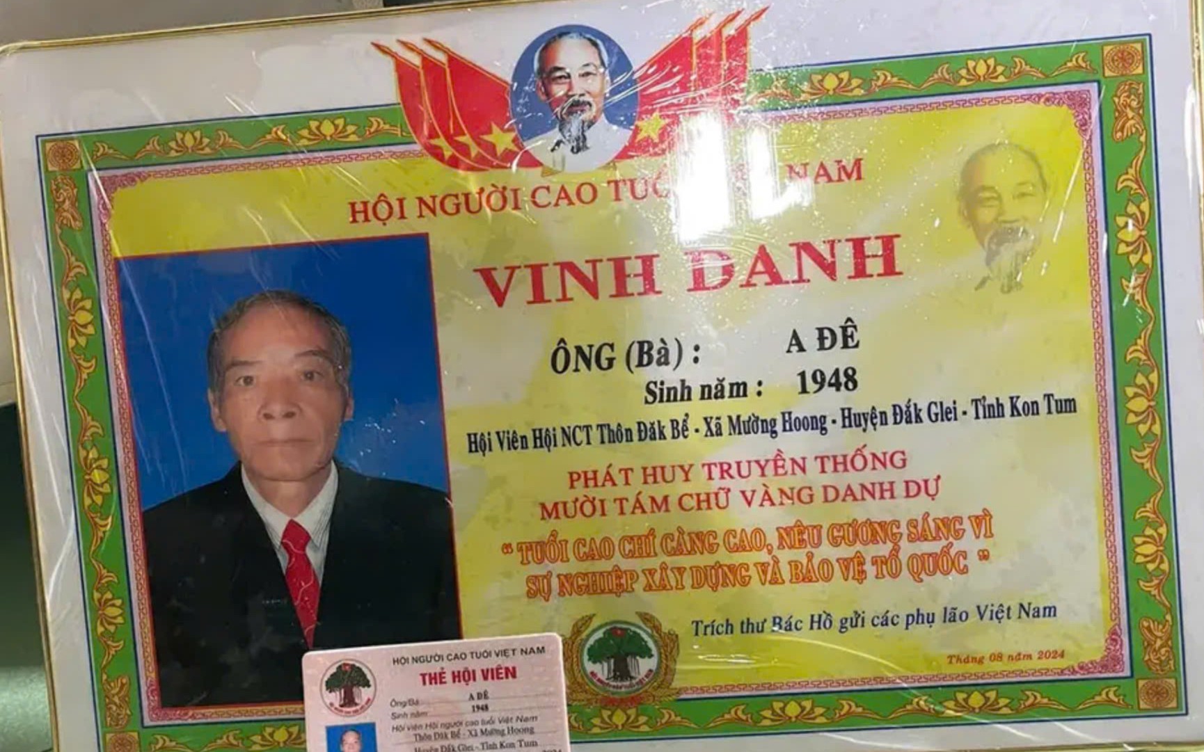 Hàng trăm người cao tuổi “bị dụ” bỏ tiền làm bảng vinh danh