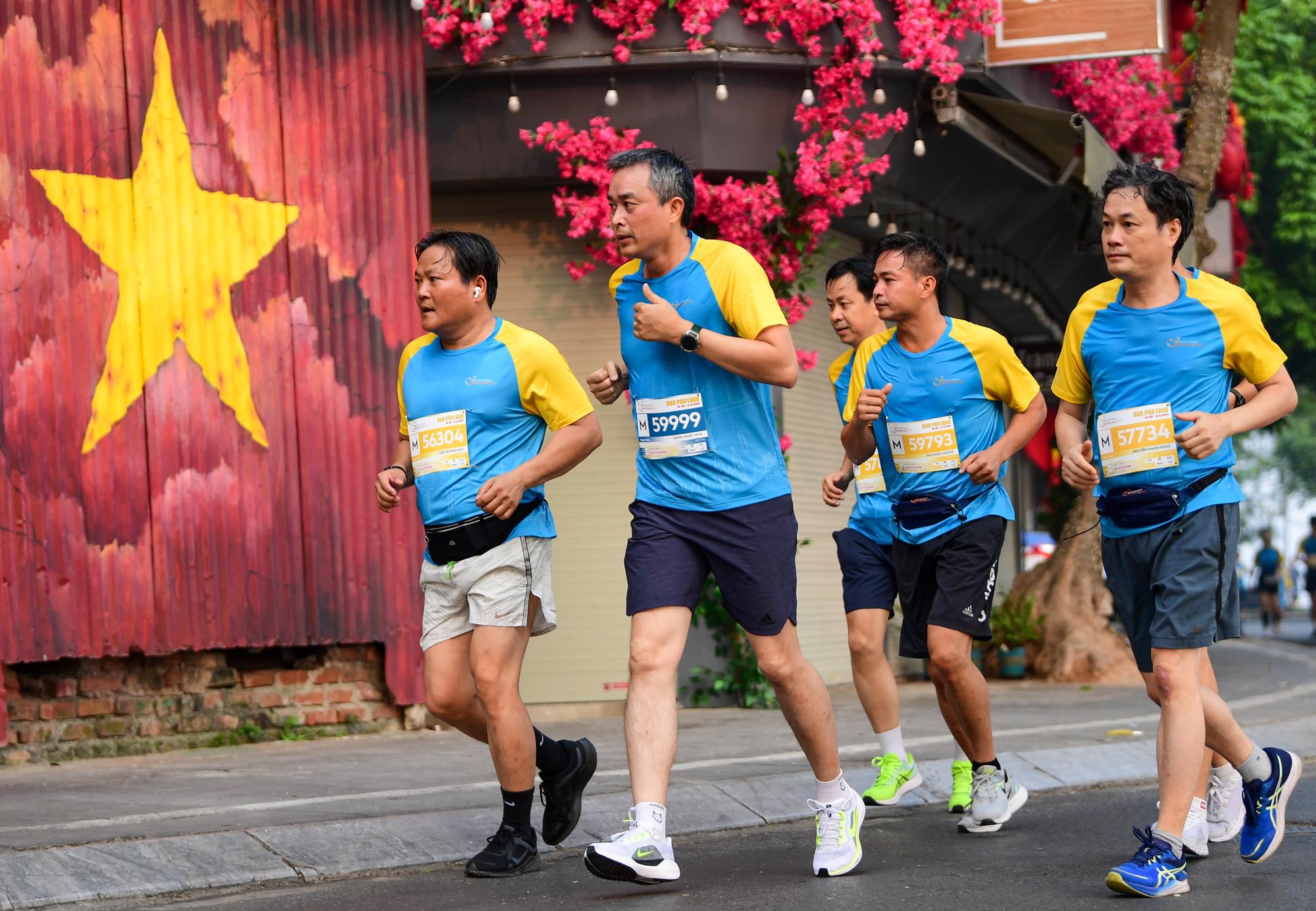 Vietnam Airlines tổ chức thành công giải chạy Run For Love 2024- Ảnh 4.