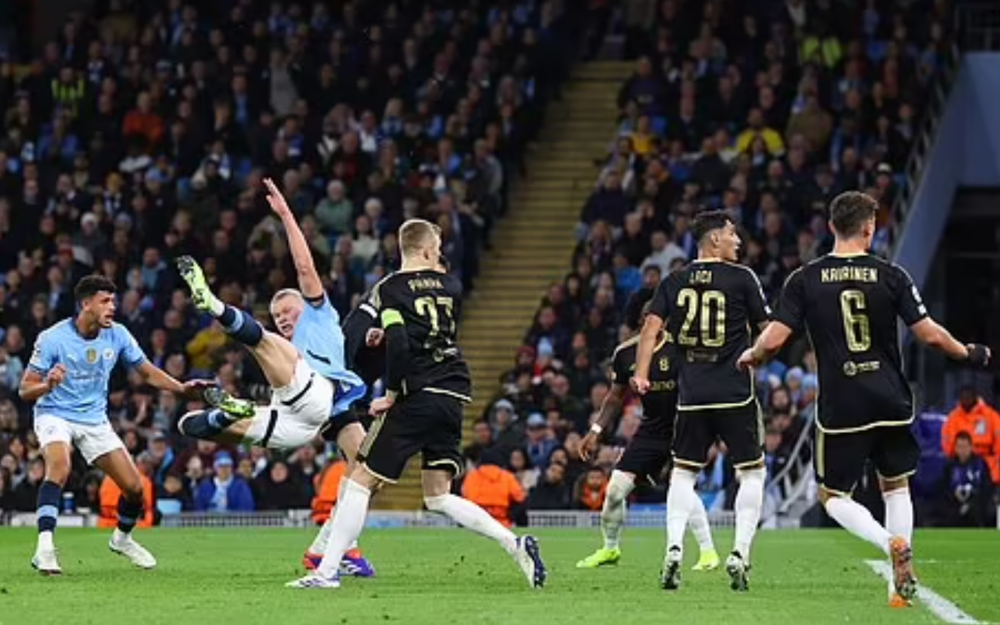 Haaland đá bóng kiểu kung-fu, Man City 