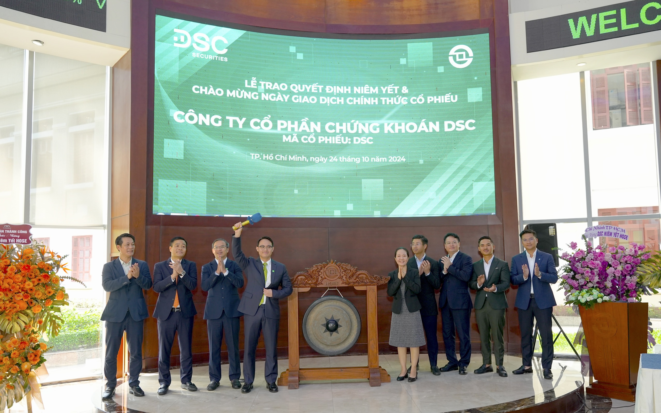 Cổ phiếu chứng khoán vừa chuyển sàn lên HOSE có gì đặc biệt?- Ảnh 1. Cổ phiếu chứng khoán vừa chuyển sàn lên HOSE có gì đặc biệt?- Ảnh 1.