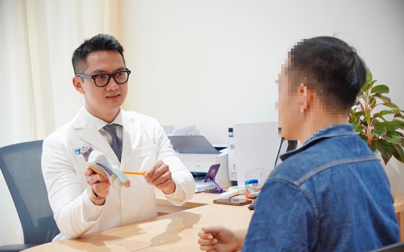 Thủ phạm gây yếu sinh lý ở quý ông ít ai ngờ - Ảnh 2.