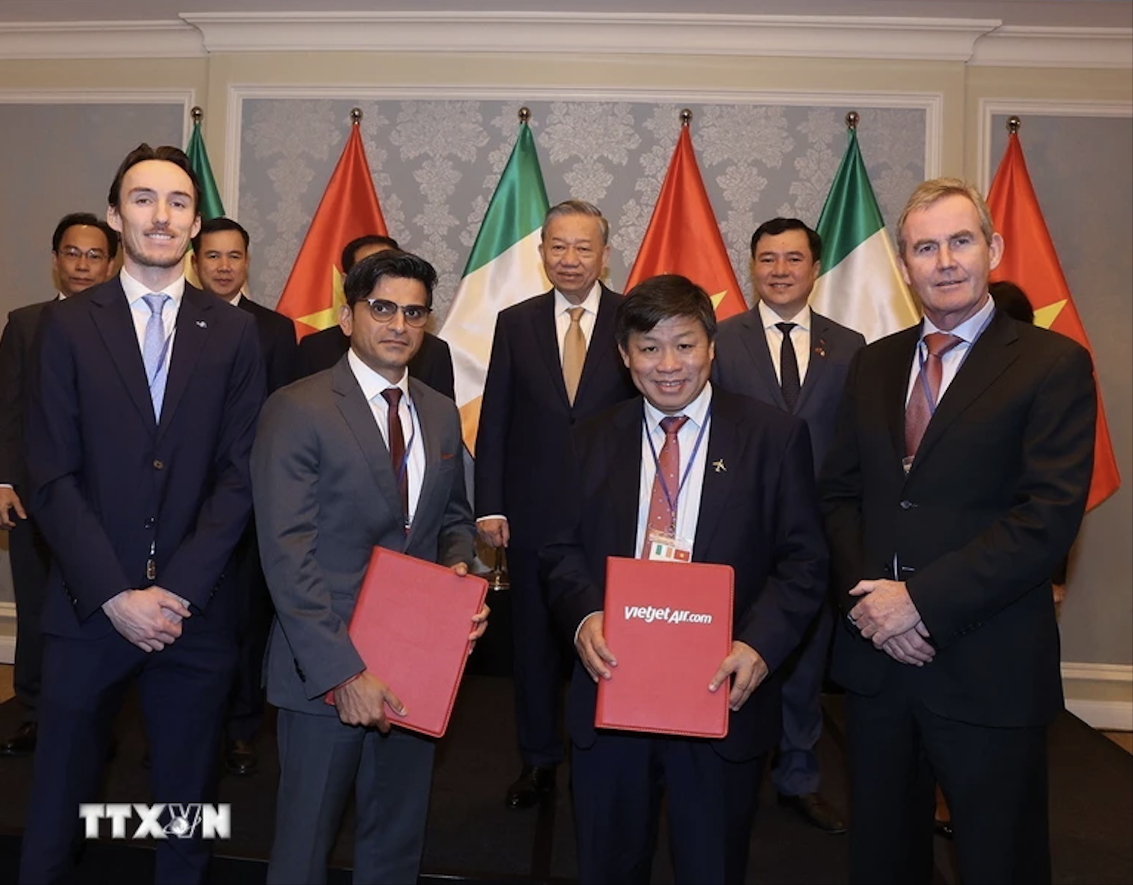 Vietjet đạt thỏa thuận với Castlelake về cung cấp tài chính cho 4 máy bay A321neo- Ảnh 2. Vietjet đạt thỏa thuận với Castlelake về cung cấp tài chính cho 4 máy bay A321neo- Ảnh 2.