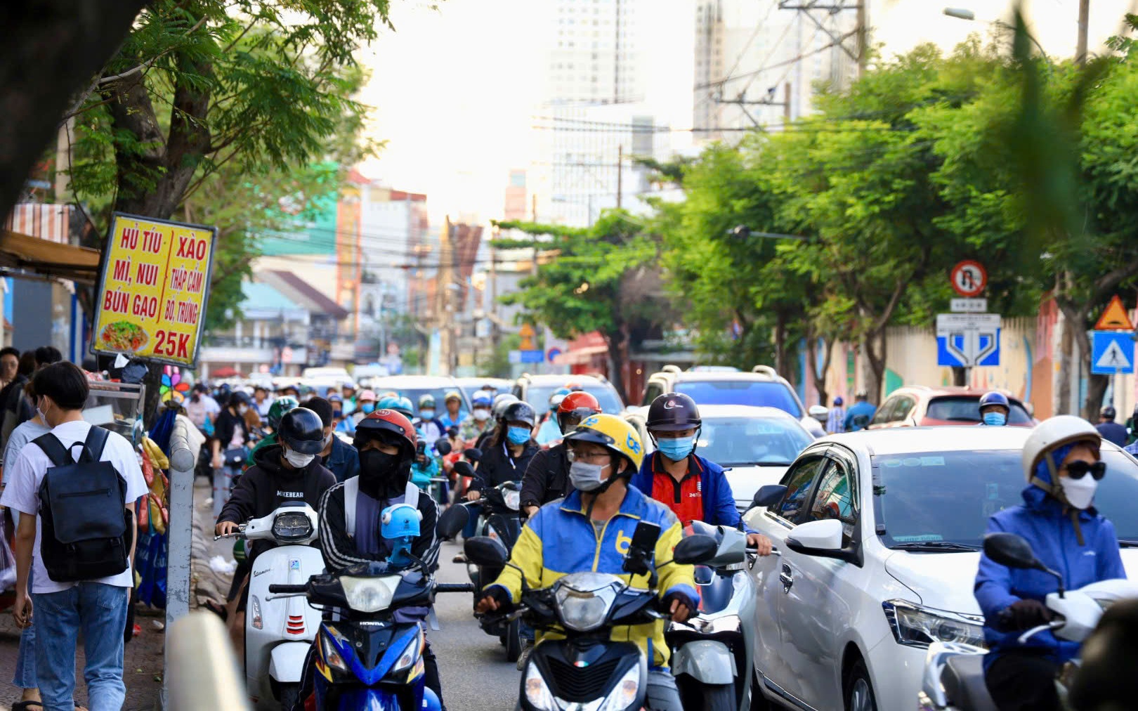 Gần 3.000 tỉ mở rộng đường Nguyễn Tất Thành, xây cầu Tân Thuận mới - Ảnh 4.
