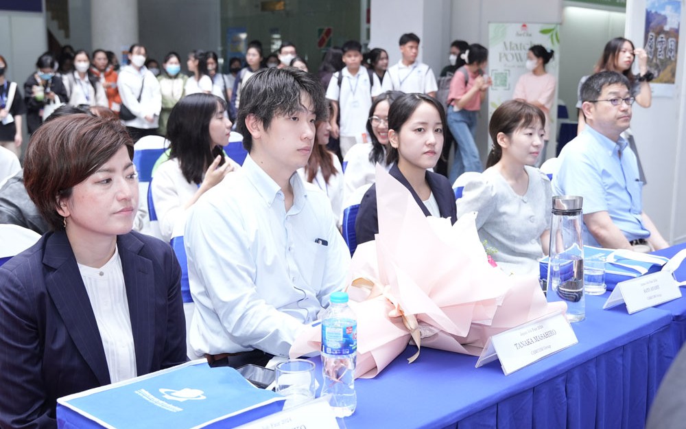 Lao động biết tiếng Trung được săn đón, thu nhập cao hơn đến 40% - Ảnh 2.