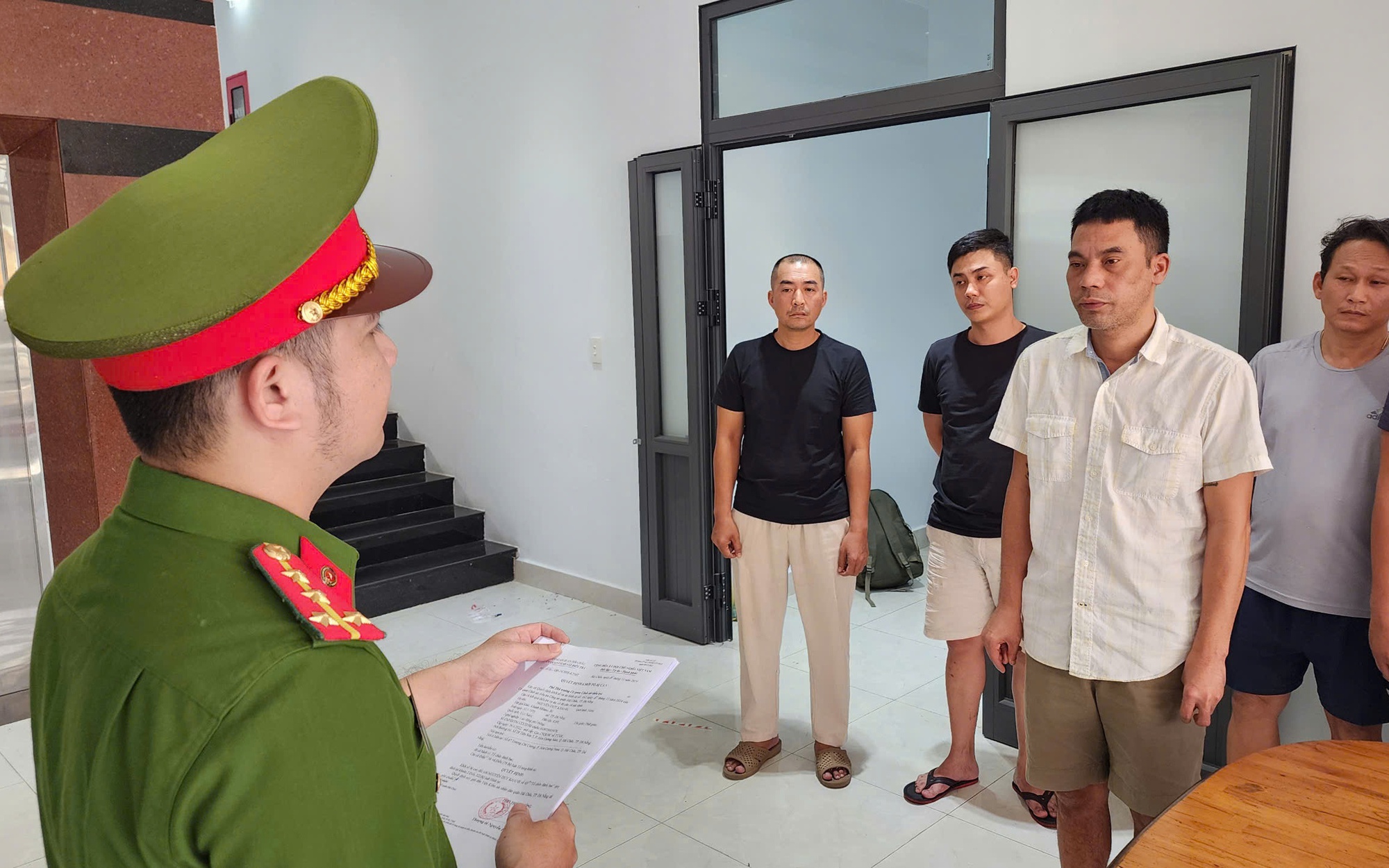 Chân tướng nhân vật cầm đầu đường dây đánh bạc 2.000 tỉ đồng lộ diện sau 6 tháng- Ảnh 2.