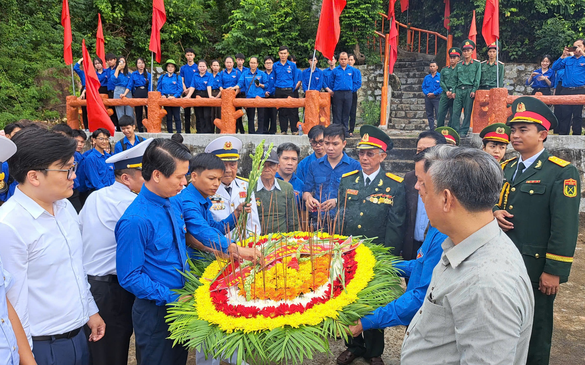 “Theo dấu chân cuộc Tổng tiến công và nổi dậy mùa Xuân 1975”: Trở lại vùng đất lịch sử- Ảnh 3.