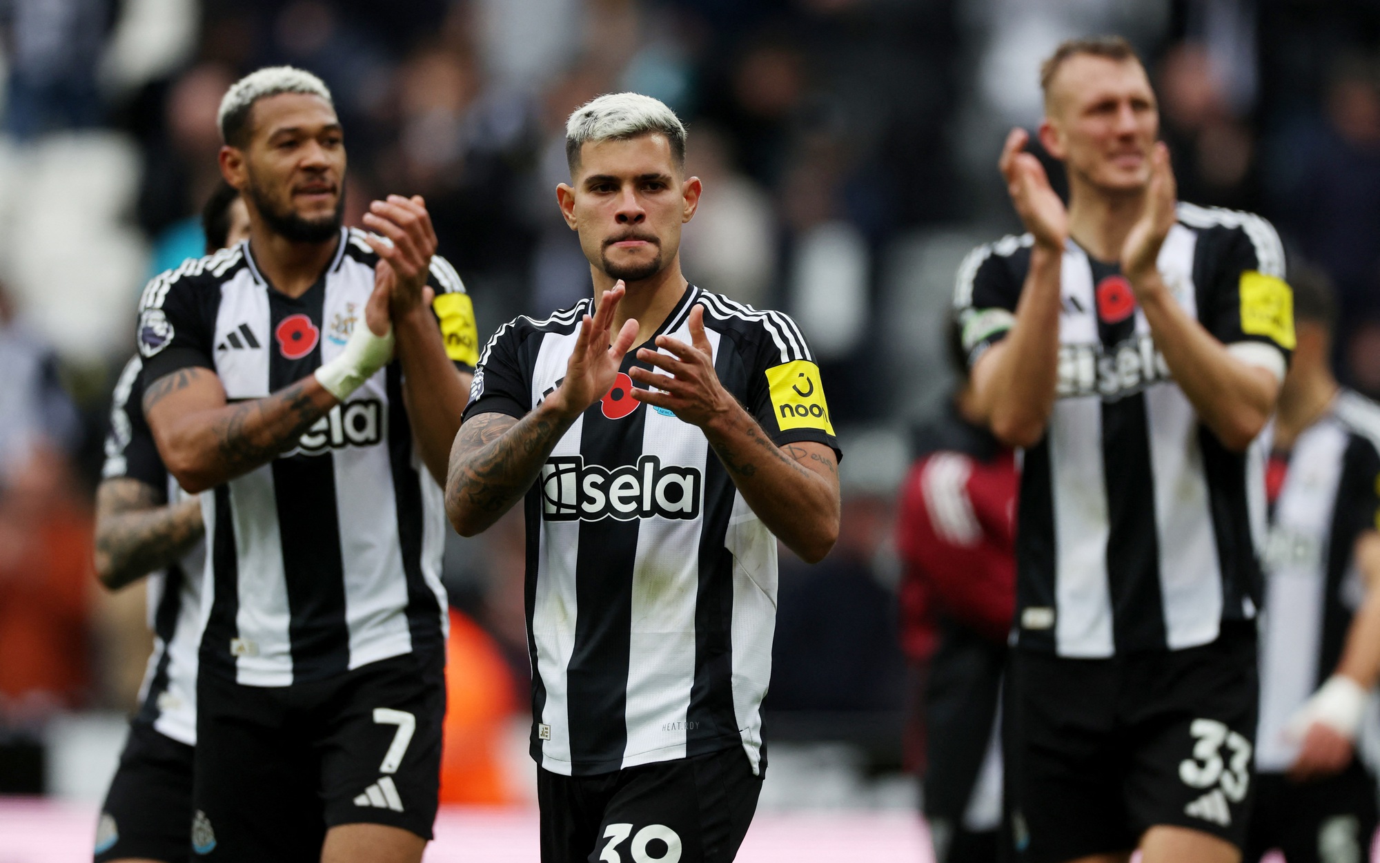 Thua sốc Newcastle, Arsenal lung lay thứ hạng Top 3