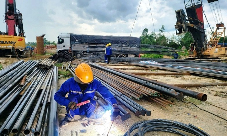 Quảng Ngãi gấp rút giải ngân vốn đầu tư công- Ảnh 1. Quảng Ngãi gấp rút giải ngân vốn đầu tư công- Ảnh 1.