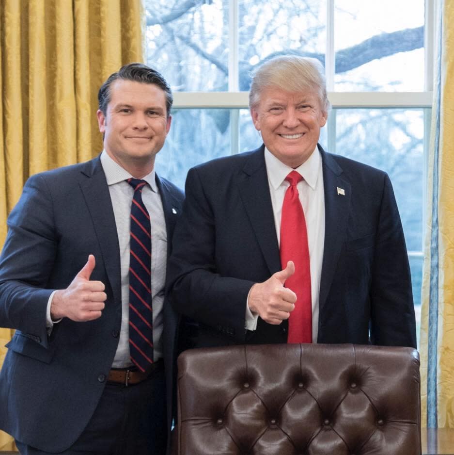Ông Pete Hegseth có mối quan hệ thân cận với Tổng thống đắc cử Donald Trump. Ảnh: Facebook