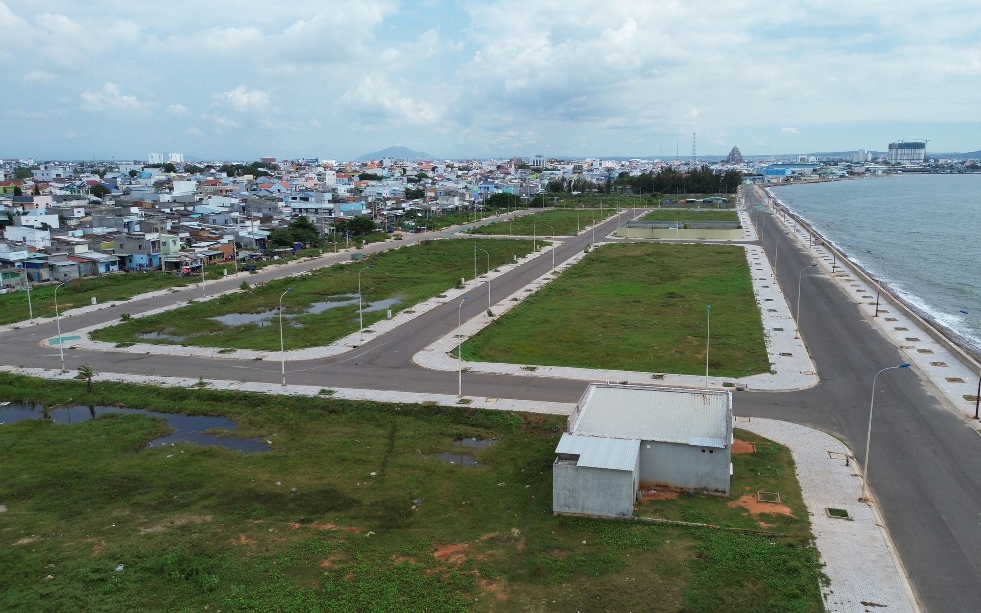 Gia Lai: Cụ b&agrave; 81 tuổi kiện UBND x&atilde; v&igrave; đất bị cấp &ldquo;sổ đỏ&rdquo; chồng lấn - Ảnh 2.