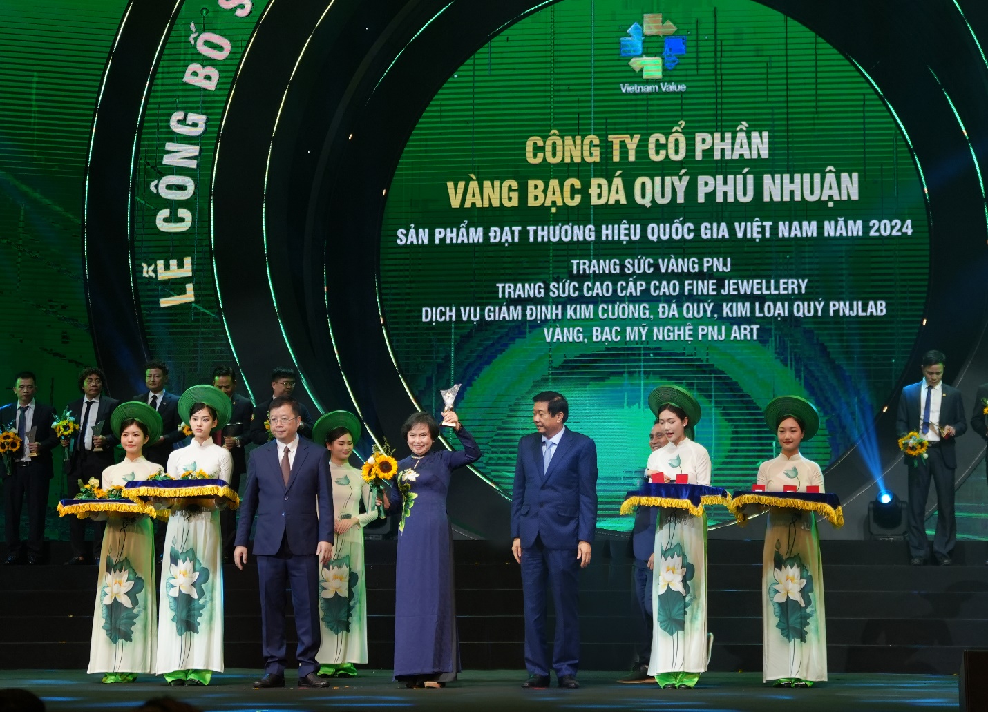 PNJ được vinh danh Thương hiệu Quốc gia Việt Nam 2024- Ảnh 1.