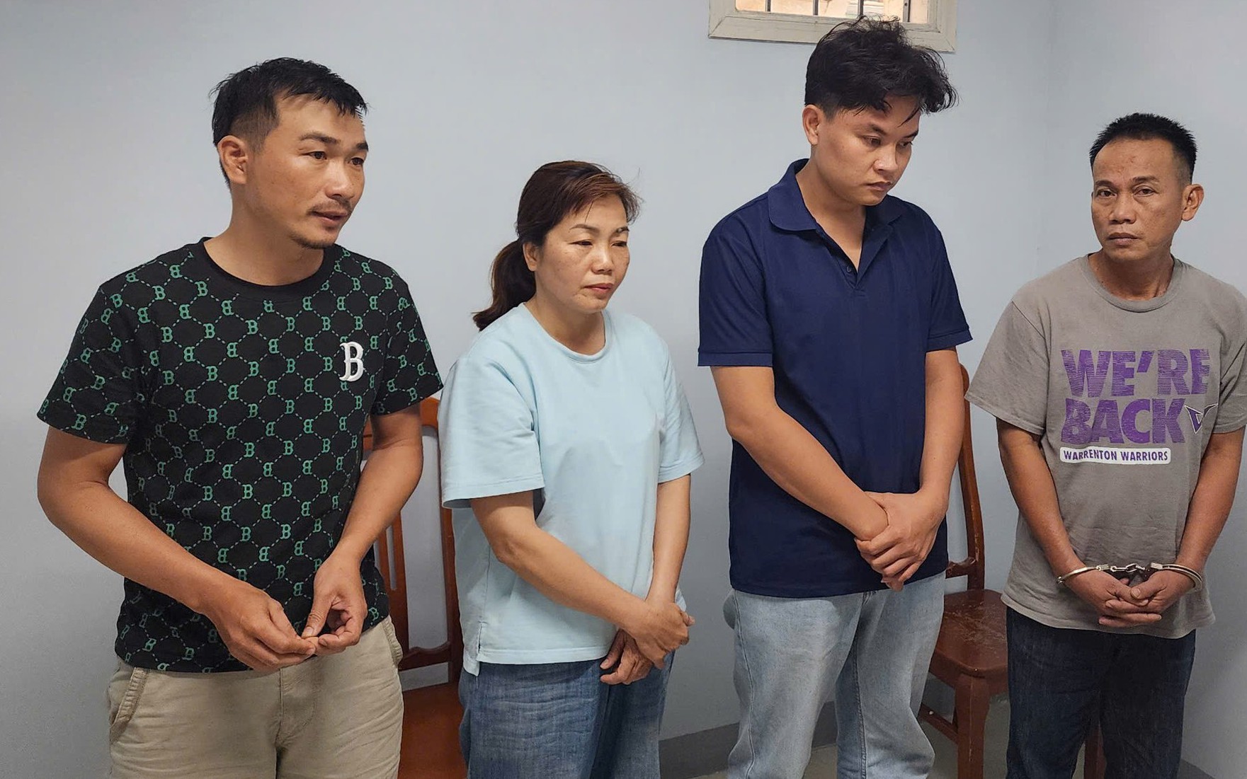 Giả danh công an, dựng kịch bản "chạy việc lấy lại tiền"  - Ảnh 2.