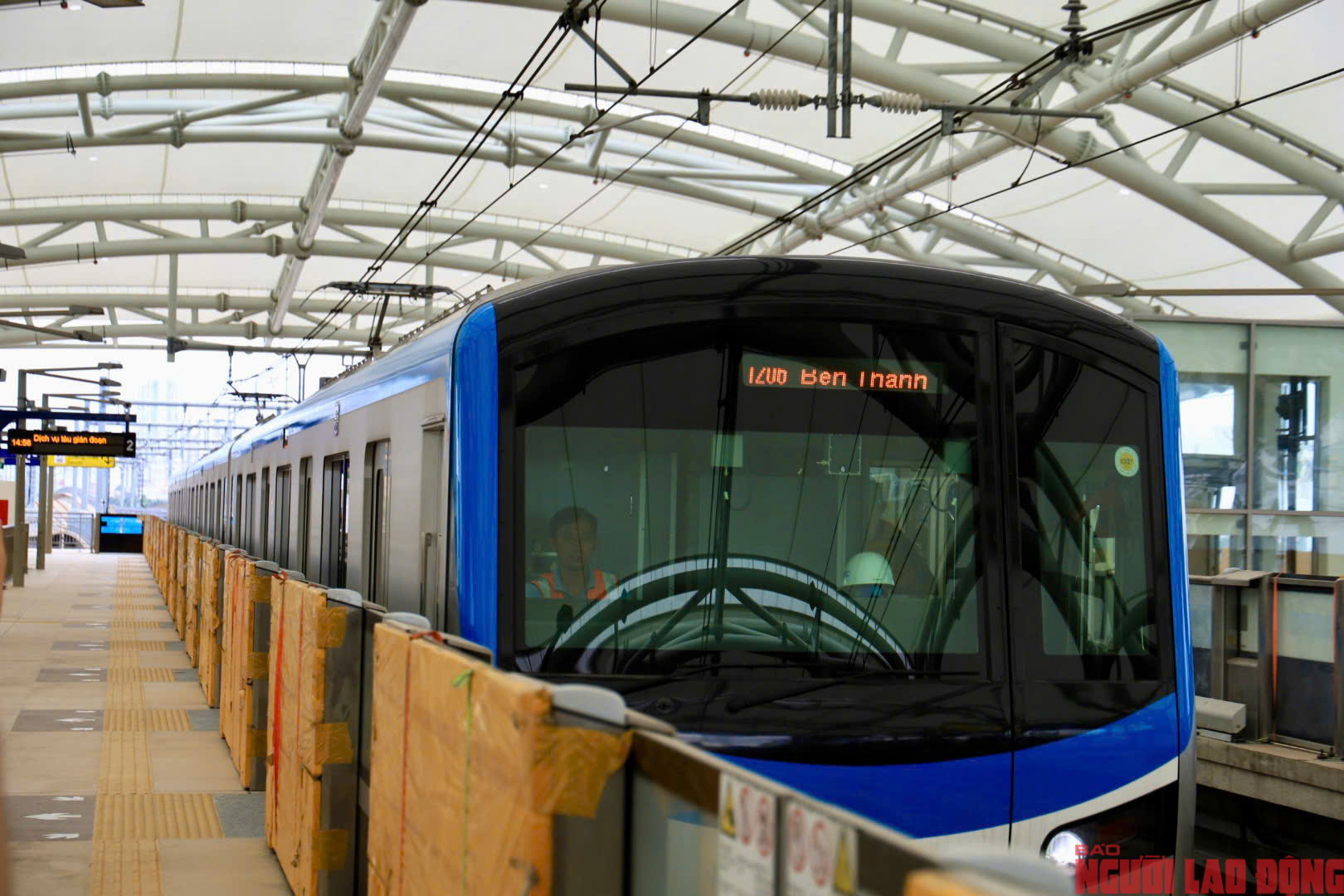 Người dân TP HCM háo hức đi metro số 1- Ảnh 15.