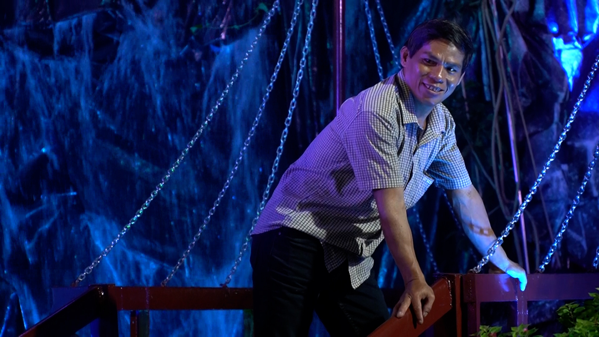 VIDEO: Muchos barrios católicos de Ciudad Ho Chi Minh están llenos de vida para recibir la Navidad - Foto 10. VIDEO: Nhiều xóm đạo tại TP HCM rộn ràng đón Giáng sinh- Ảnh 10.