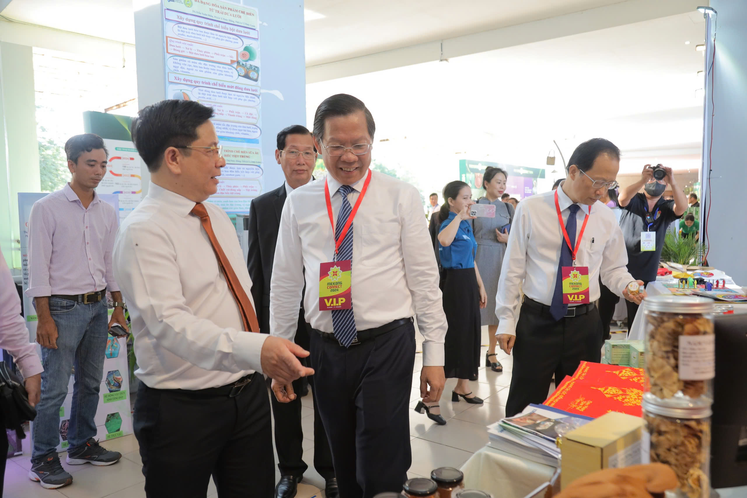 TP HCM giới thiệu doanh nghiệp lớn cho ĐBSCL- Ảnh 1. TP HCM giới thiệu doanh nghiệp lớn cho ĐBSCL- Ảnh 1.