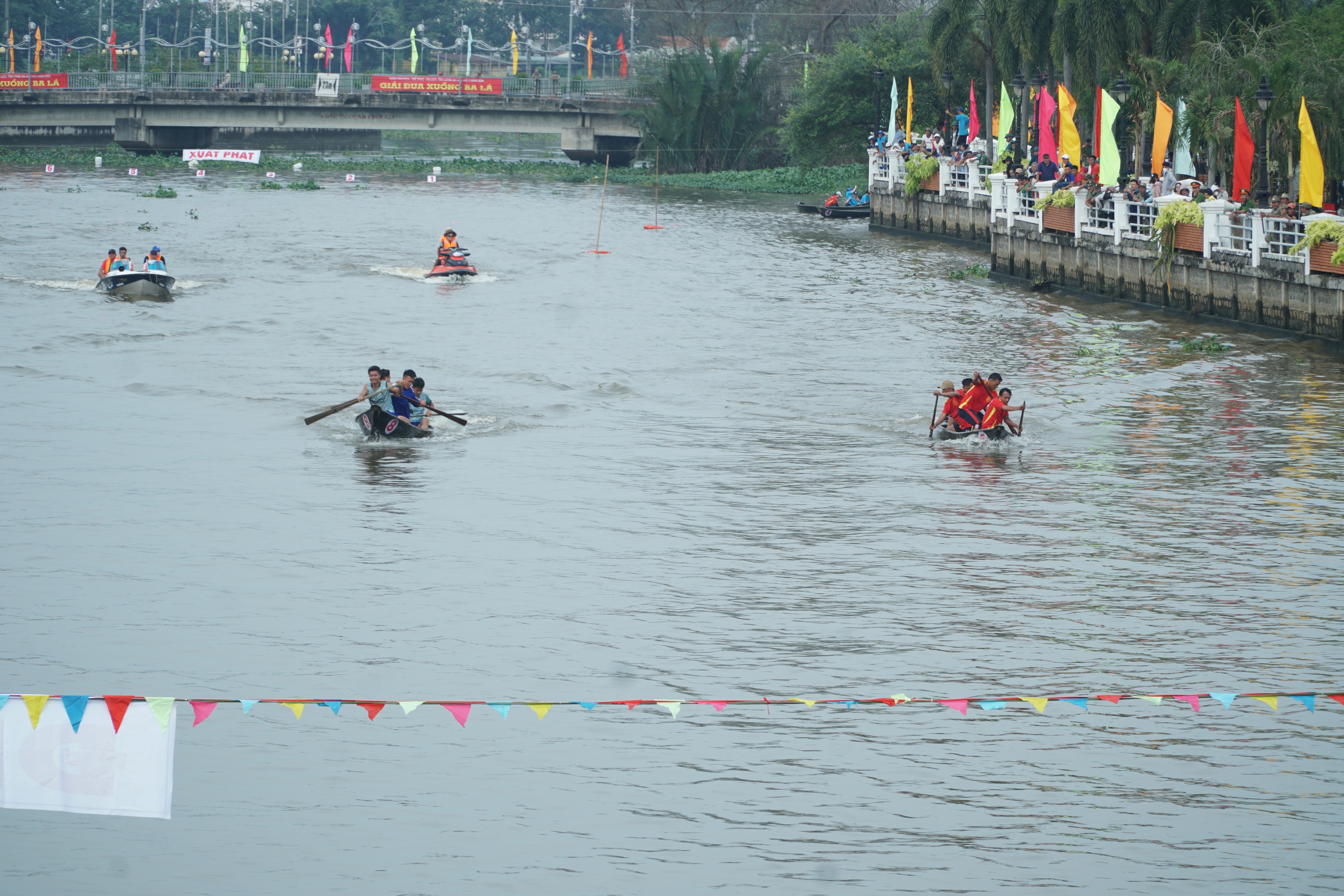 Bám đuổi quyết liệt tại Giải Đua xuồng ba lá ở Long An- Ảnh 12.