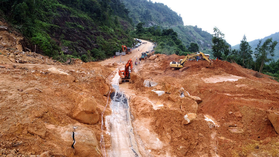 NÓNG: Đèo Khánh Lê đã thông xe và những cảnh báo cần lưu ý- Ảnh 2.