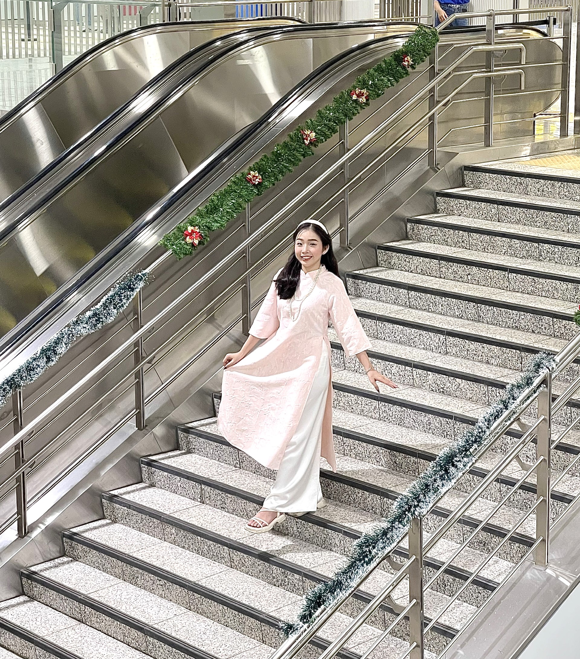 วิดีโอ: สถานีรถไฟใต้ดินหมายเลข 1 กลายเป็นจุดเช็คอิน VIDEO: Ga metro số 1 trở thành điểm check-in