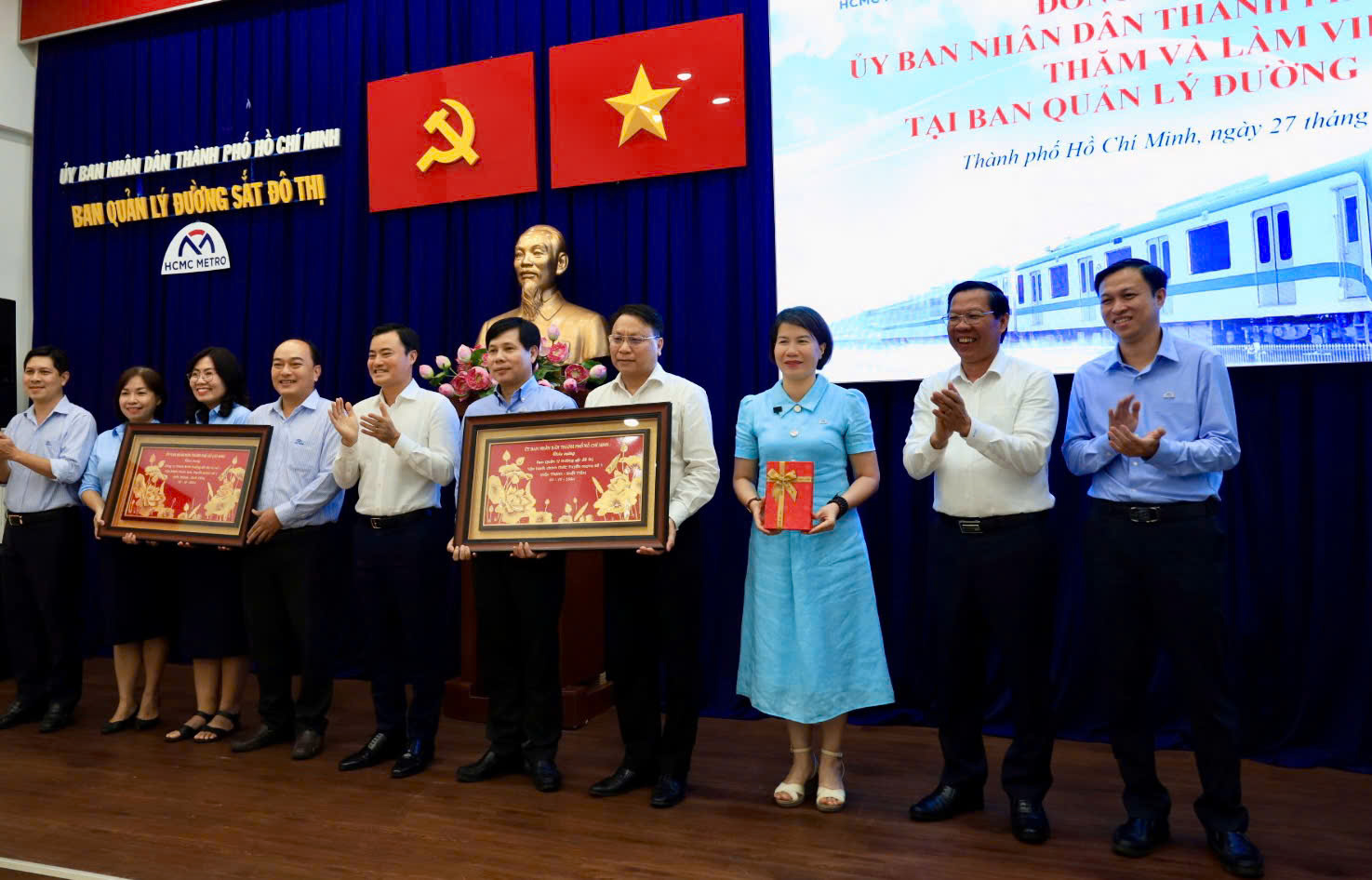 Presidente Phan Van Mai: Chủ tịch Phan Văn Mãi: