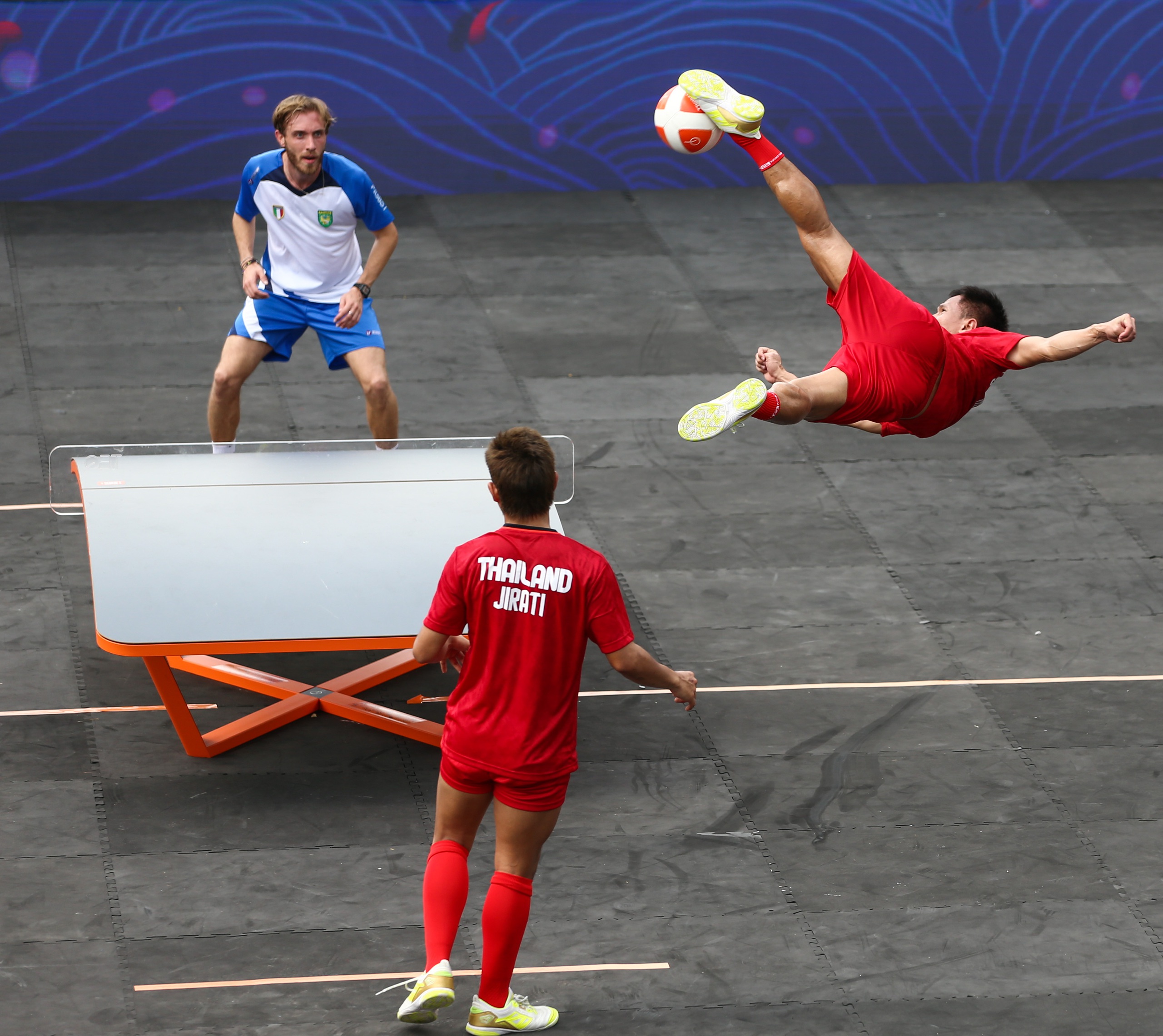 Mãn nhãn với những tuyệt kỹ tại Giải Teqball Thế giới trên phố đi bộ Nguyễn Huệ- Ảnh 13.