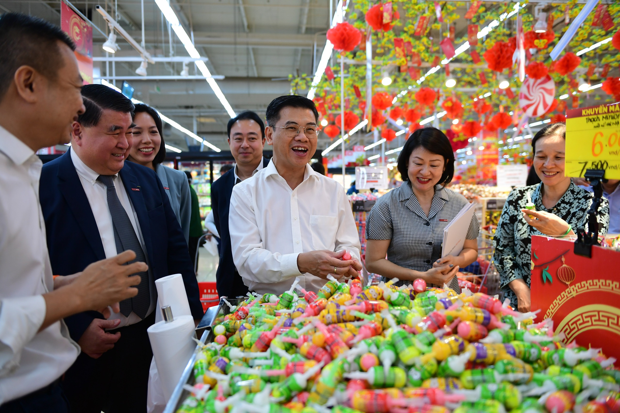 Phó Chủ tịch UBND TP HCM yêu cầu siêu thị bảo đảm "3 không sợ" cho người dân dịp Tết- Ảnh 2.