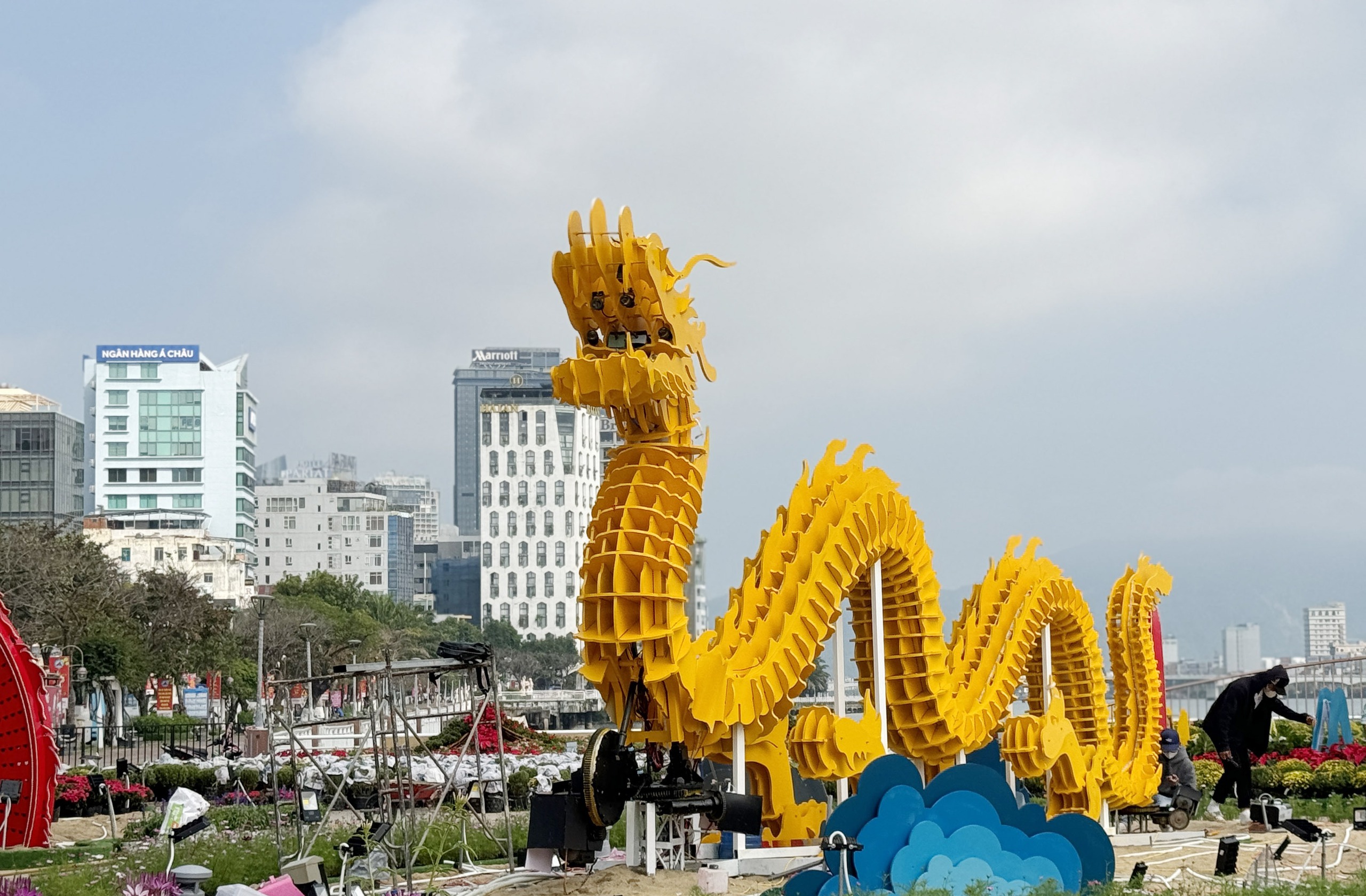 Lộ diện linh vật rồng dài 50 m, nặng gần 1 tấn ở Đà Nẵng- Ảnh 5.