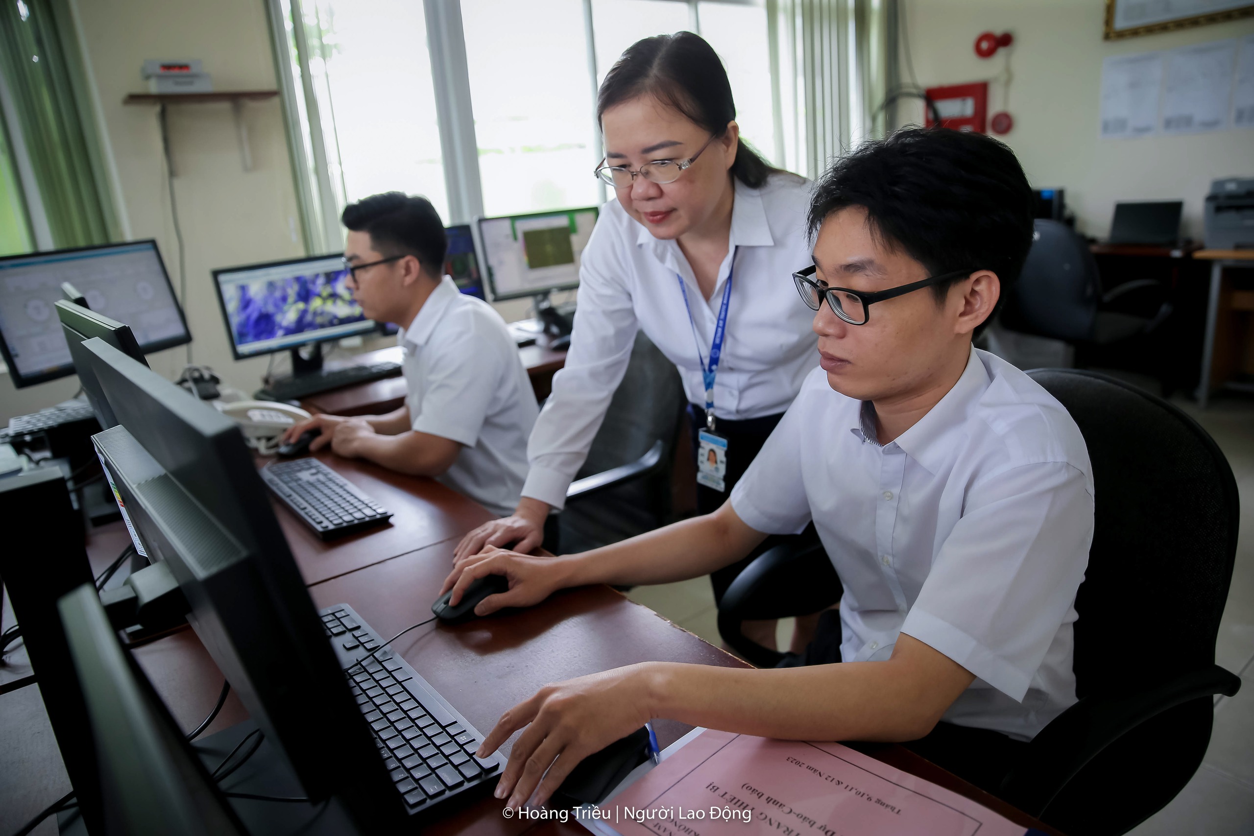 Nghề “bắt mạch ông trời” ở Tân Sơn Nhất- Ảnh 13.