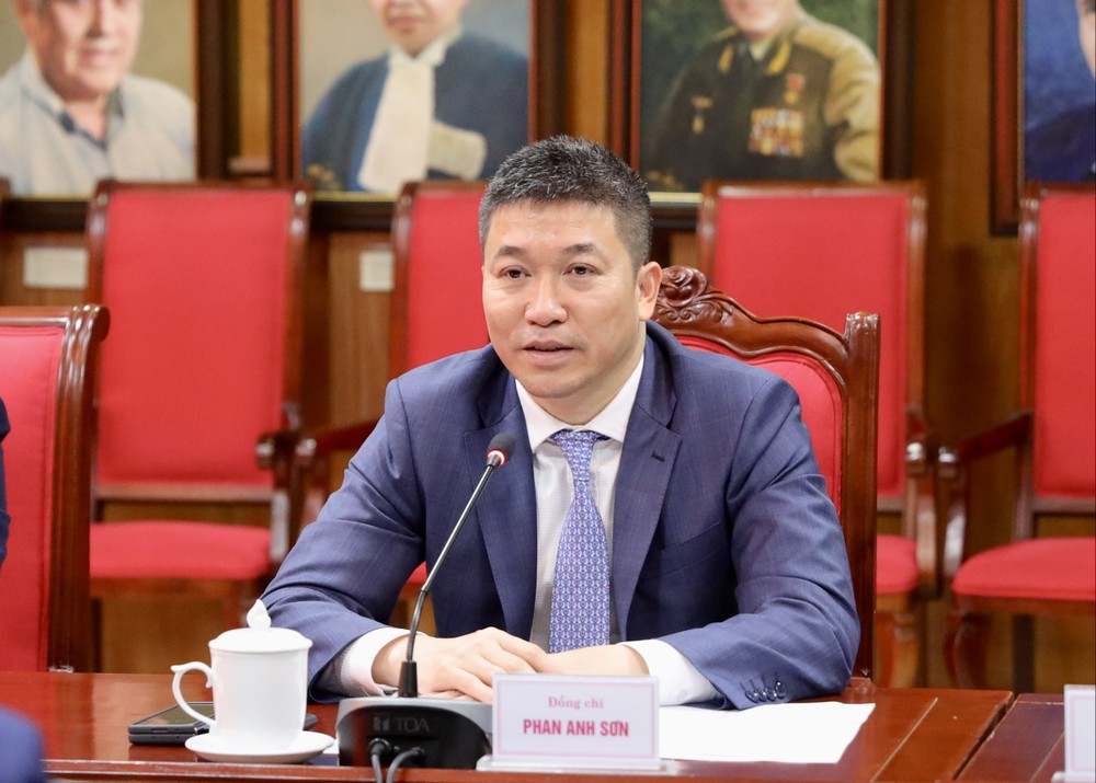 Những khoảnh khắc ấn tượng ngoại giao nhân dân