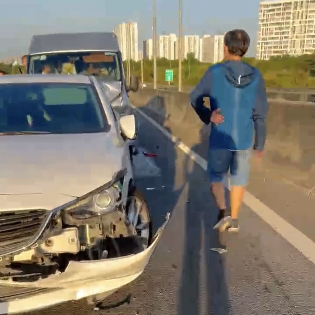 Va chạm liên hoàn, xe xếp hàng dài trên cao tốc TP HCM - Long Thành - Dầu Giây- Ảnh 1.