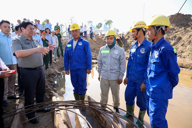 Thủ tướng Phạm Minh Chính kiểm tra dự án sân bay Long Thành, đường Vành đai 3 TP HCM- Ảnh 6.
