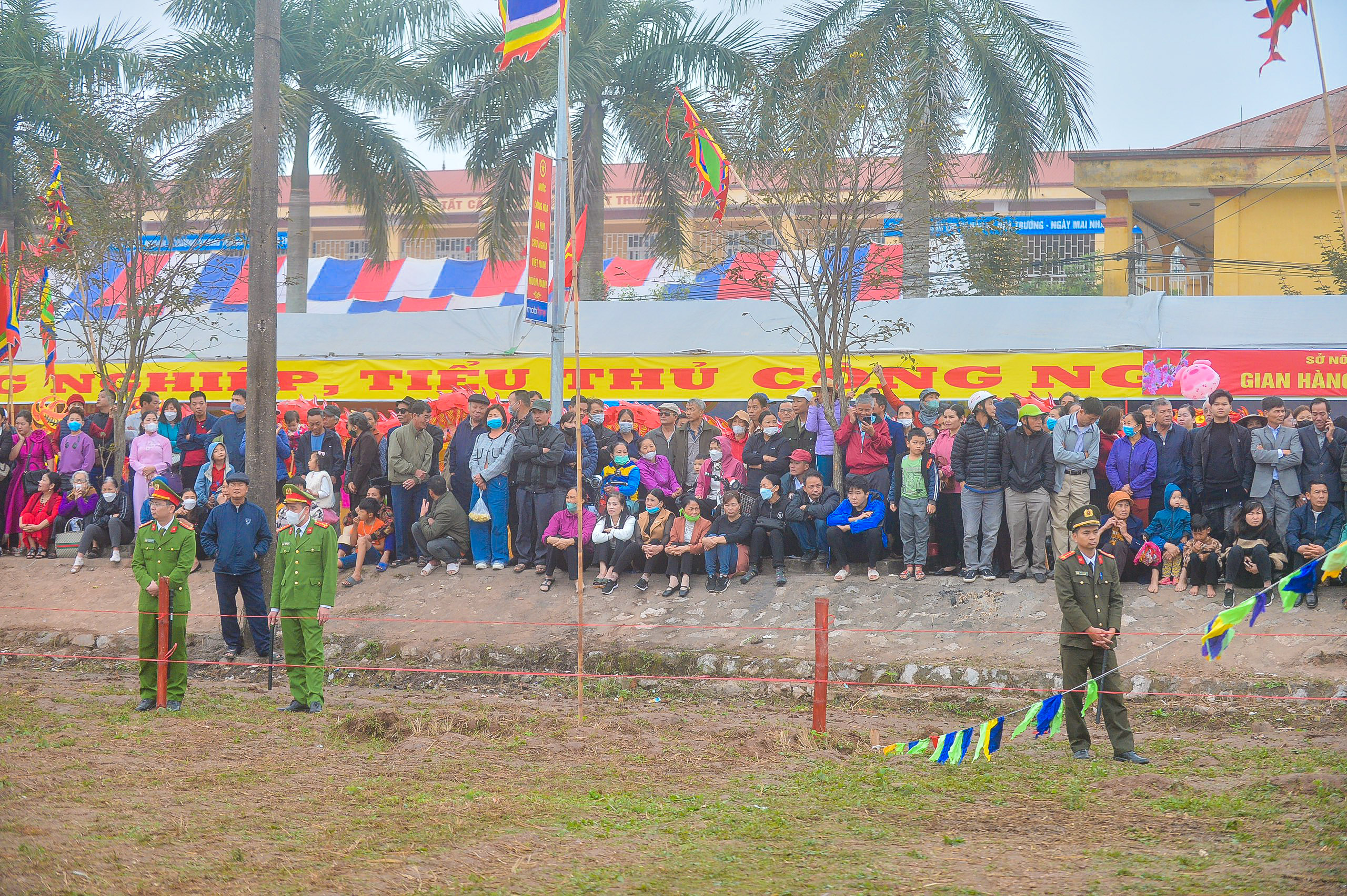 Người dân hân hoan ngày khai hội Tịch Điền Đọi Sơn Xuân Giáp Thìn- Ảnh 11.