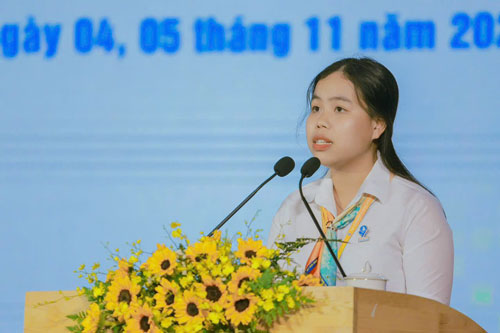 Sinh viên MAI HẢI YẾN