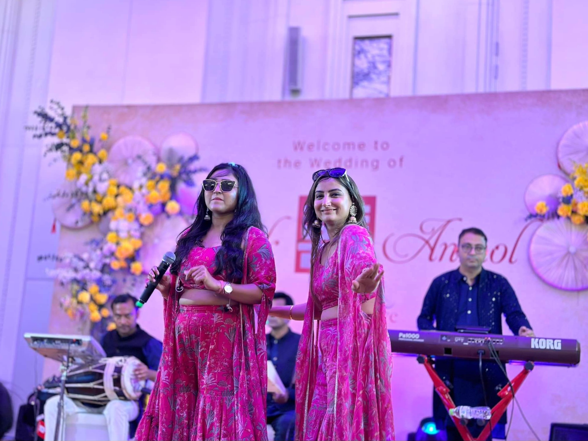 Impressive 3-day 3-night wedding ceremony of Indian billionaire in the middle of Ha Long Bay - Photo 7. Ấn tượng lễ cưới 3 ngày 3 đêm của tỉ phú Ấn Độ giữa vịnh Hạ Long- Ảnh 7.